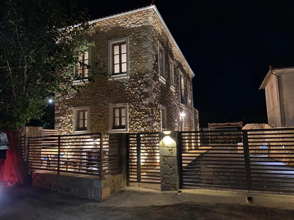 Indigo Leonidion Apartment ภายนอก รูปภาพ